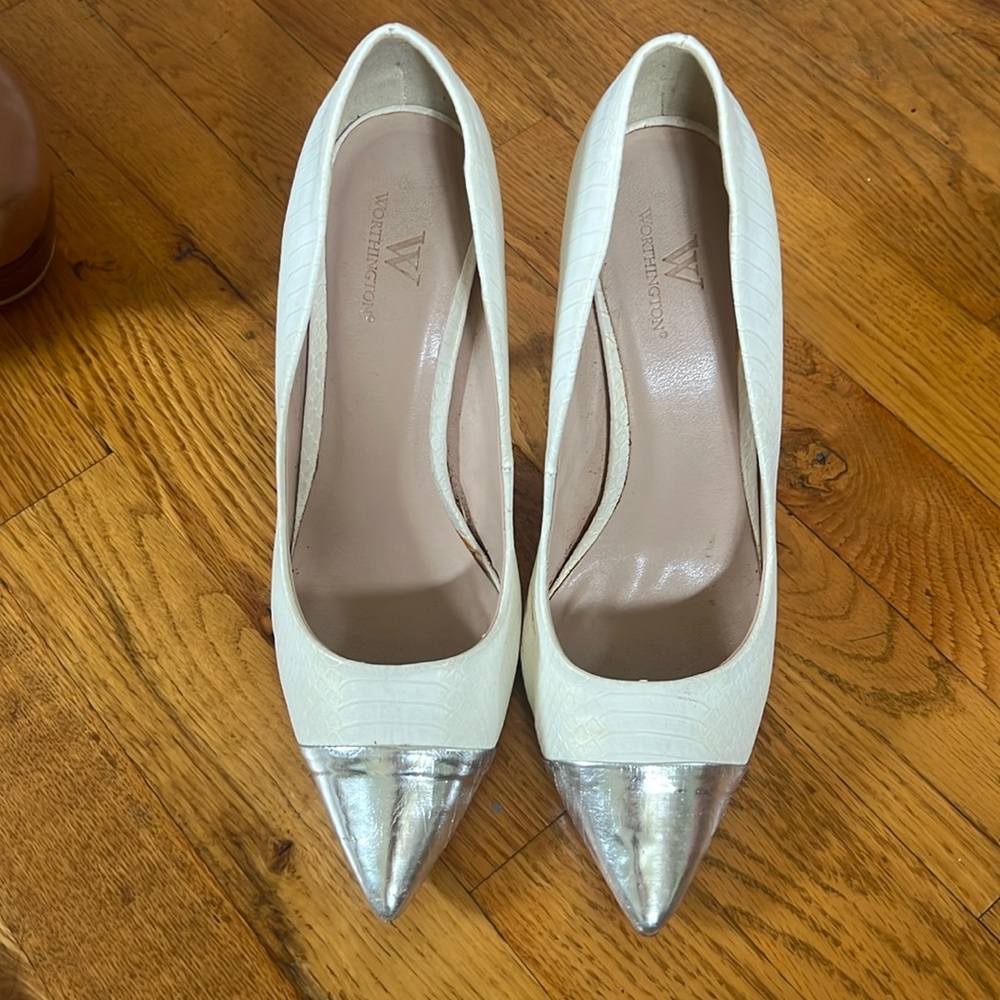 Worthington White/ Silver Faux Snakeskin Pump